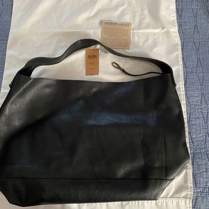 Duluth Trading Co Lifetime Leather Sling Bag